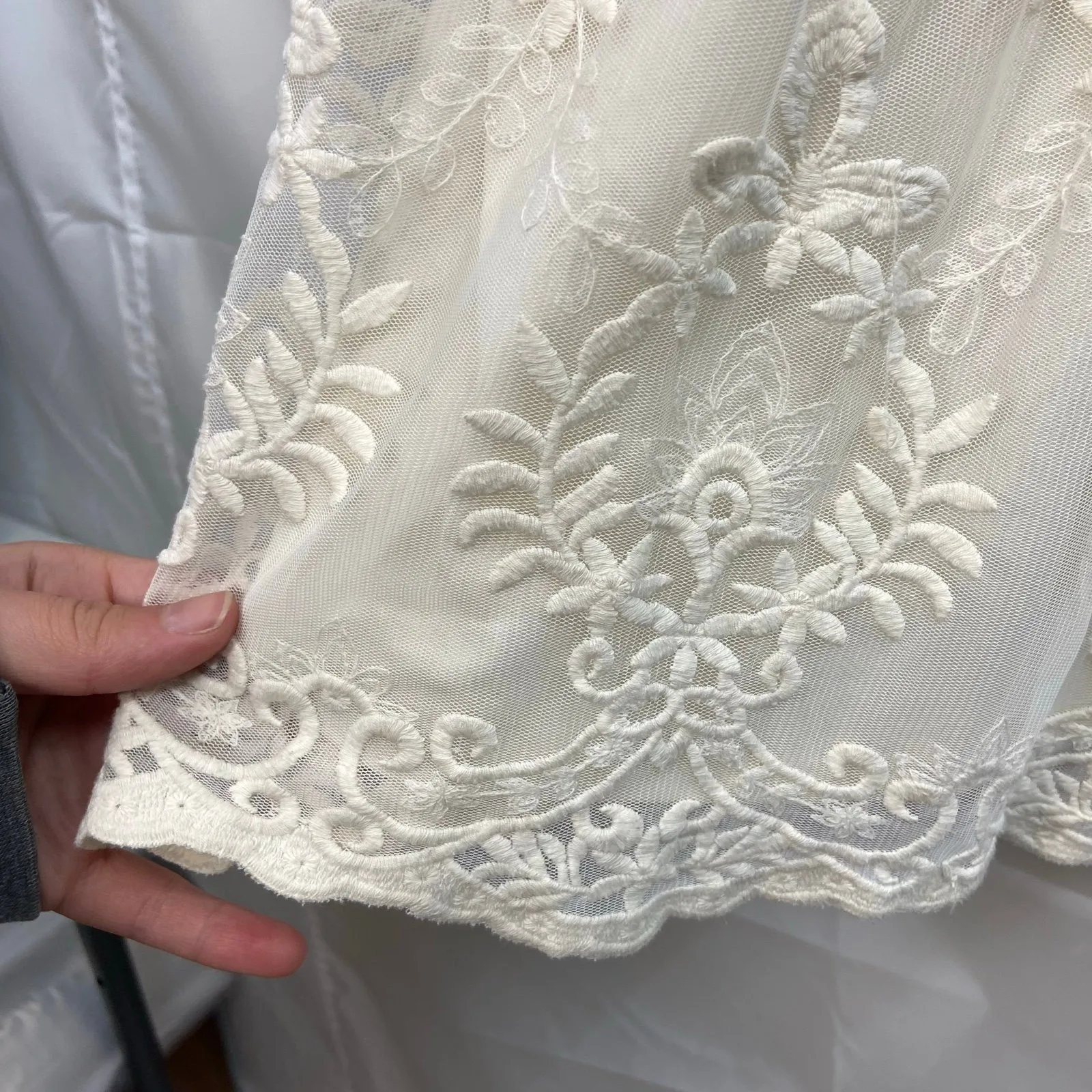 Boston Proper women's ivory lace crocheted high neck loose floral blouse tank XS - Image 3