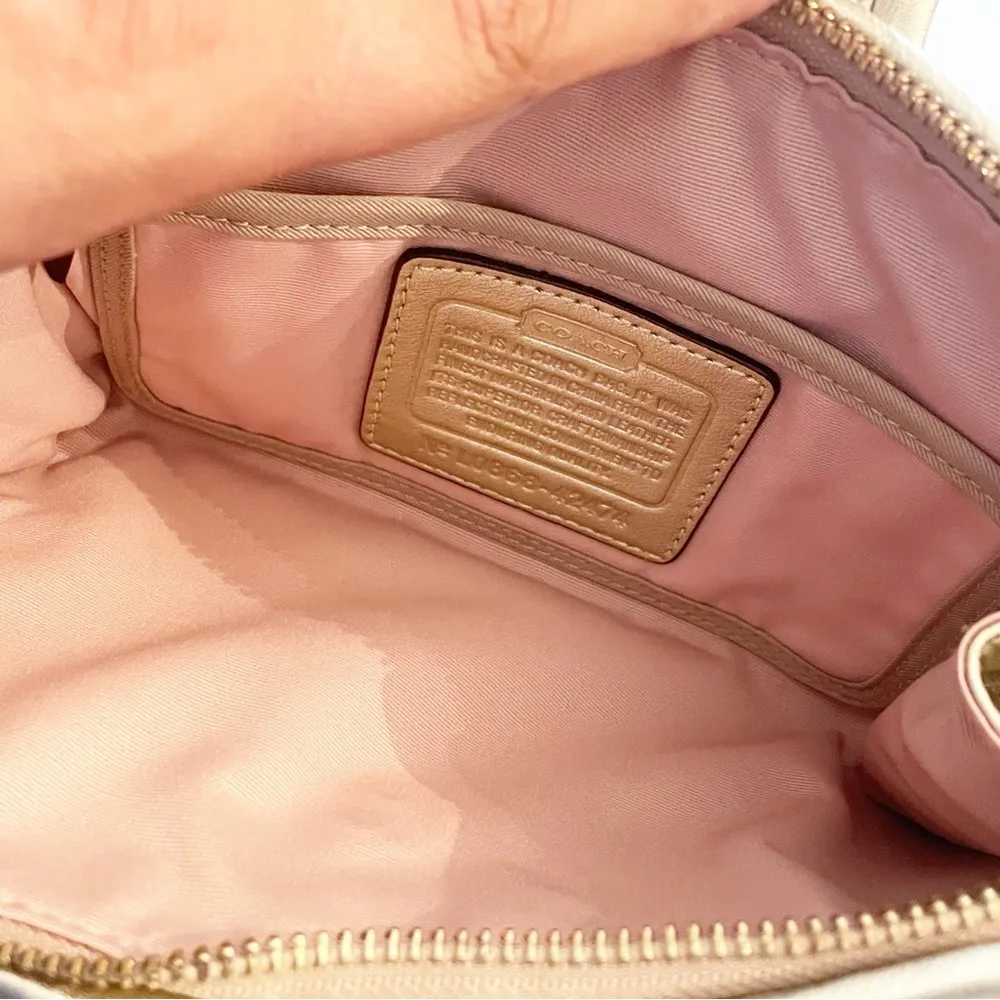 Coach Parker 42474 Gold & Straw Turnlock Wristlet Wallet Clutch Purse - Image 3