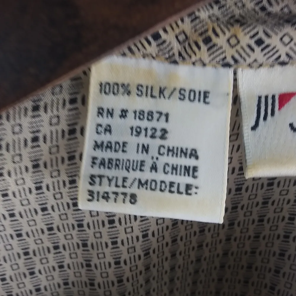 JH 8 Silk Vintage Black Creme Tiny Pattern Top - Image 9