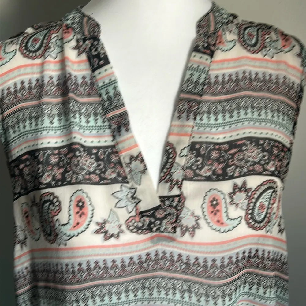 No Boundaries Women’s Boho Paisley Print Sleeveless Tunic Sheer Overlay Top - Image 4