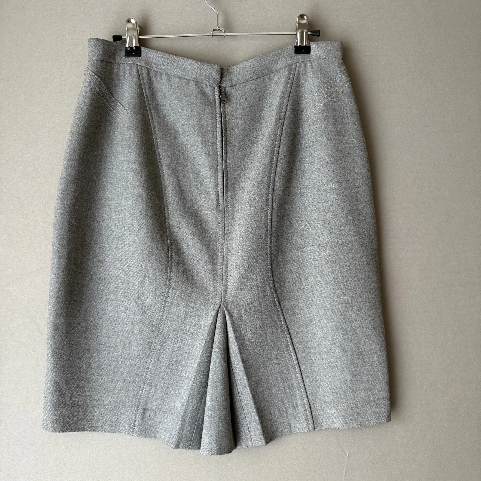 LOFT Skirt‎ Size 4 Gray mini pencil career - Image 6