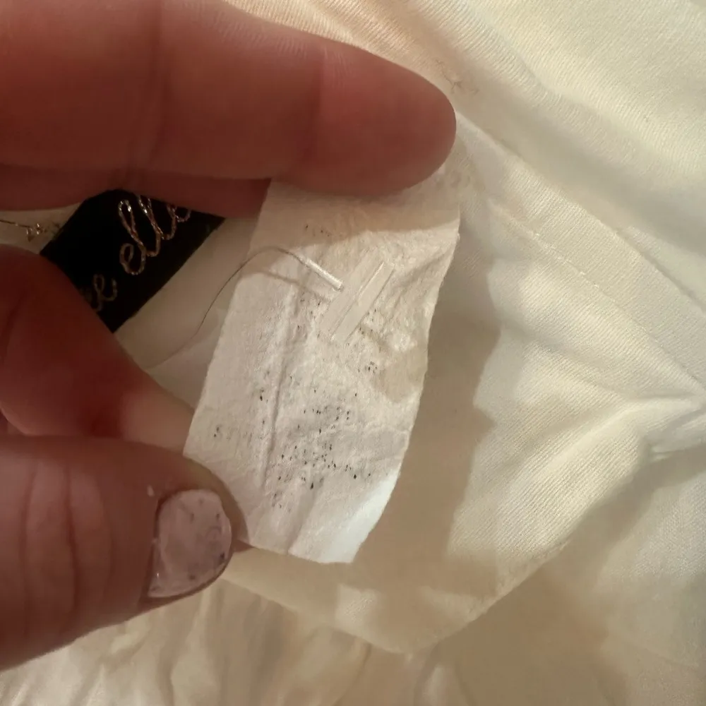 Dee Elle White Off-Shoulder Crop Blouse - Image 4