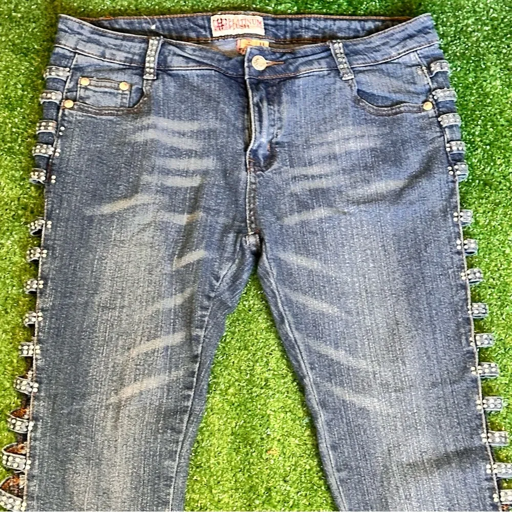 Y2K Brittany Rhinestone Cut Out Low Rise Light Wash Distressed Slim Jeans Size undefined - Image 5