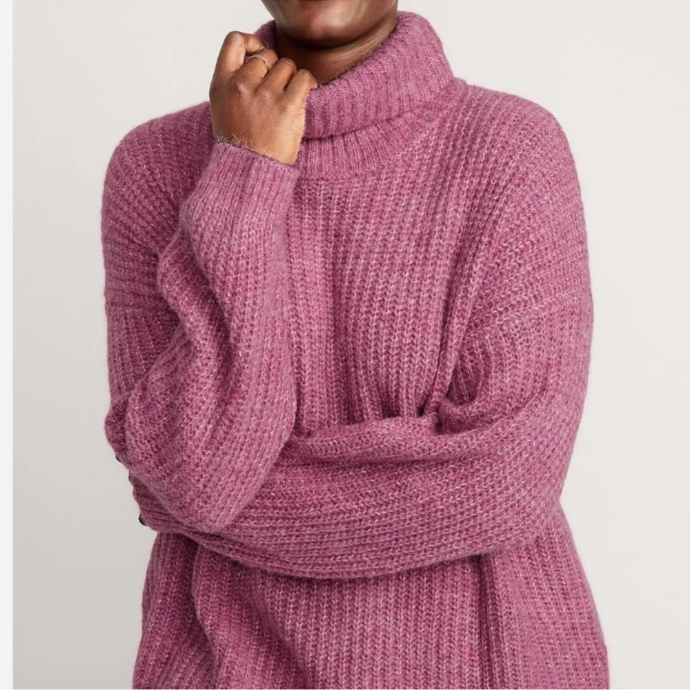 Old Navy  Shaker-Stitch Tunic-Length Turtleneck Sweater - Image 3