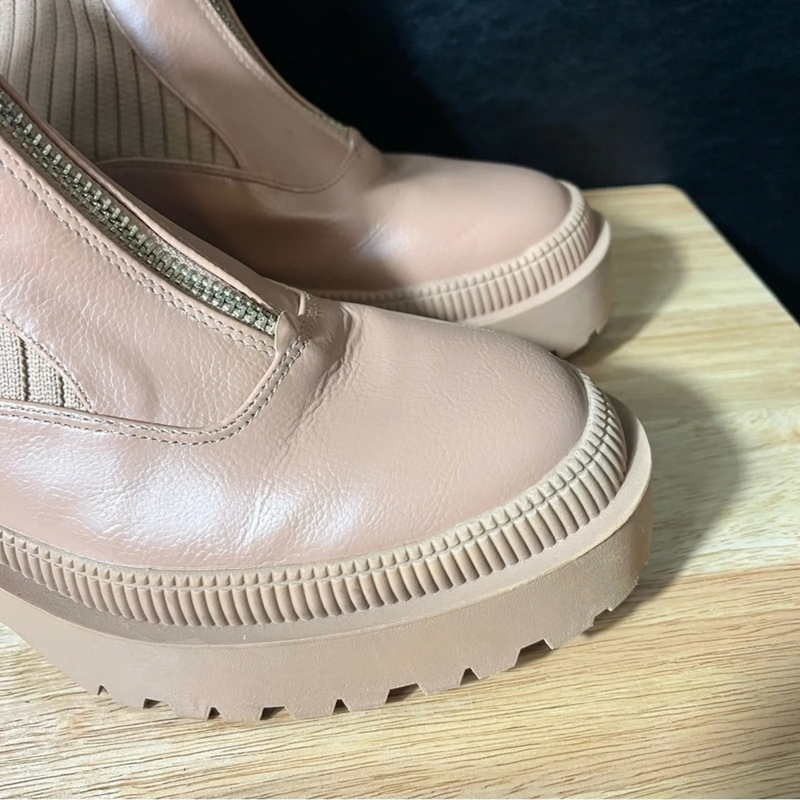 BCBGeneration Montana Tan Ankle Boots‎ Size 6.5 - Image 4