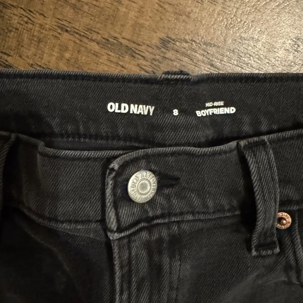 Old Navy Black Womens Jean Shorts Mid-Rise Boyfriend Denim Shorts Size 8 EUC - Image 2