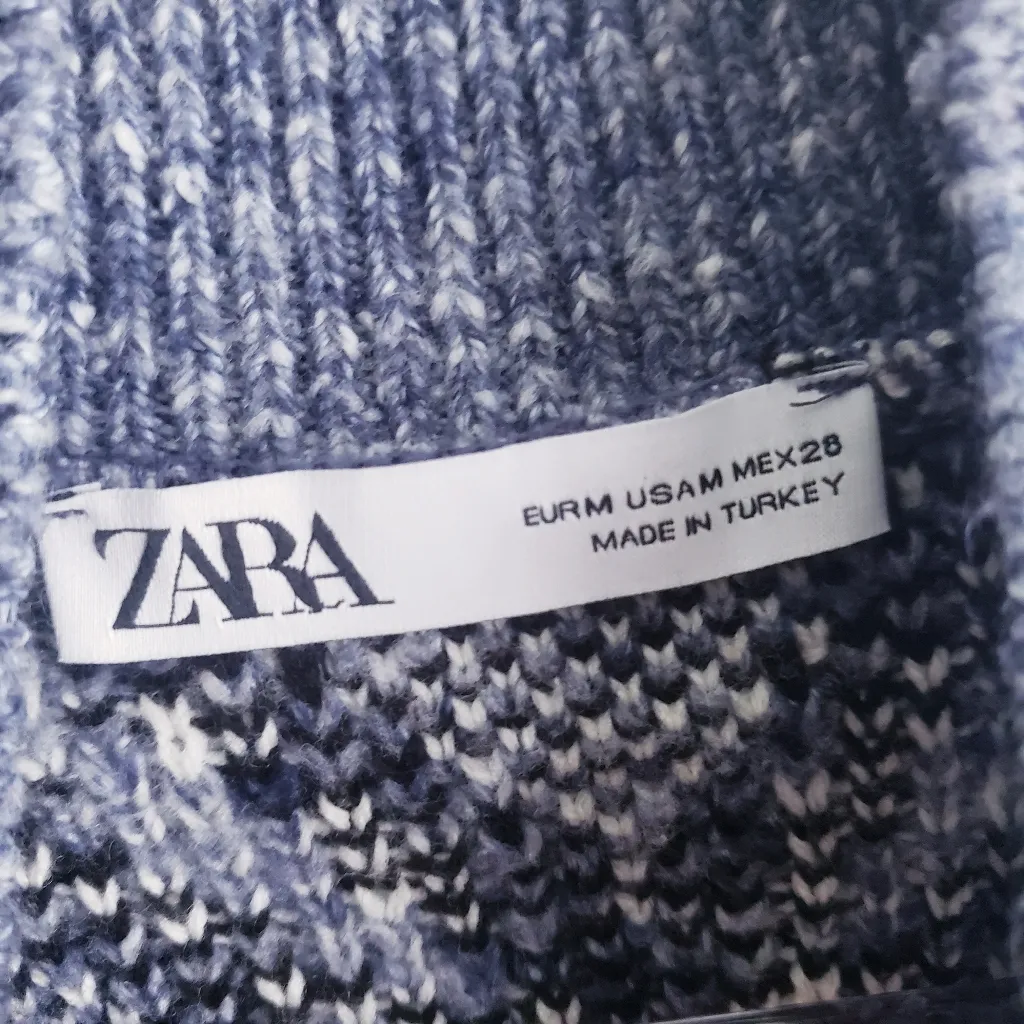 Zara Chunky Heart Swiss Dot Semi Cropped Long Sleeve Sweater - Image 6