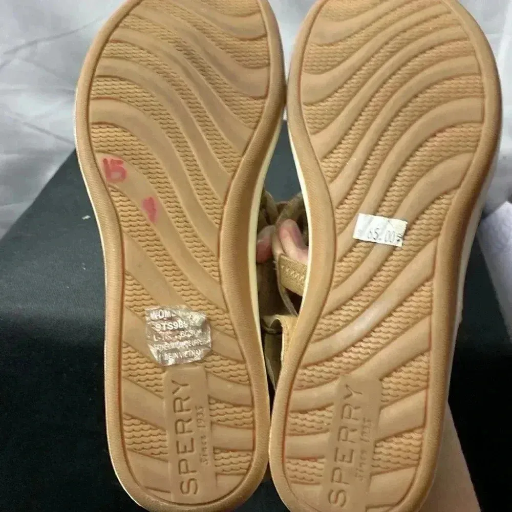 SPERRY TO SIDER WO SIZE 8  GOLD THONG SANDAL ADJ ANKLE STRAP HOOK LOOP CLOSE - Image 9