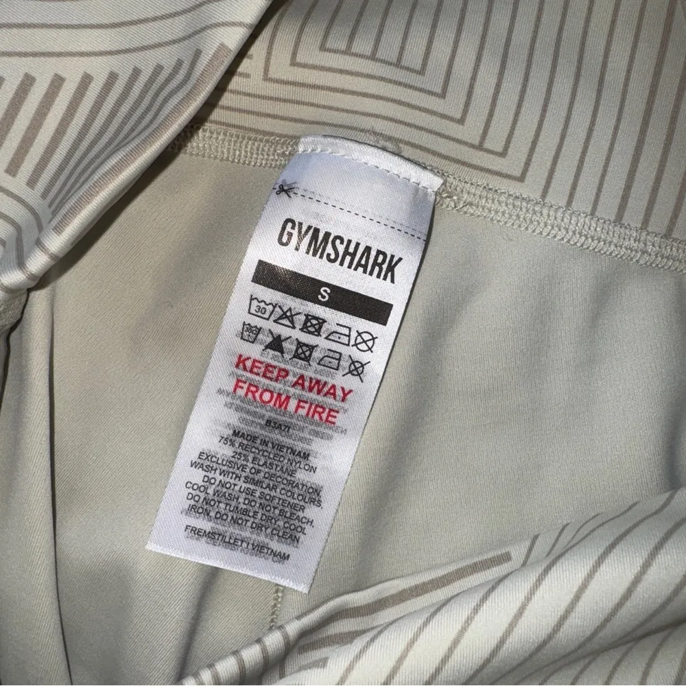 Gymshark Elevate Cycling Shorts Beige Small - Image 3