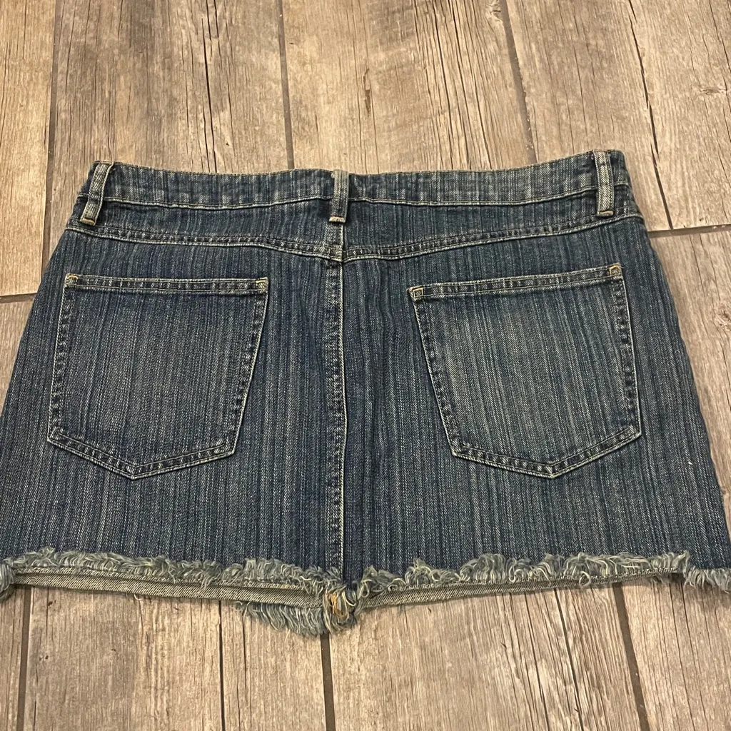 Y2K Old Navy Frayed Hem Denim Mini Skirt - Image 3
