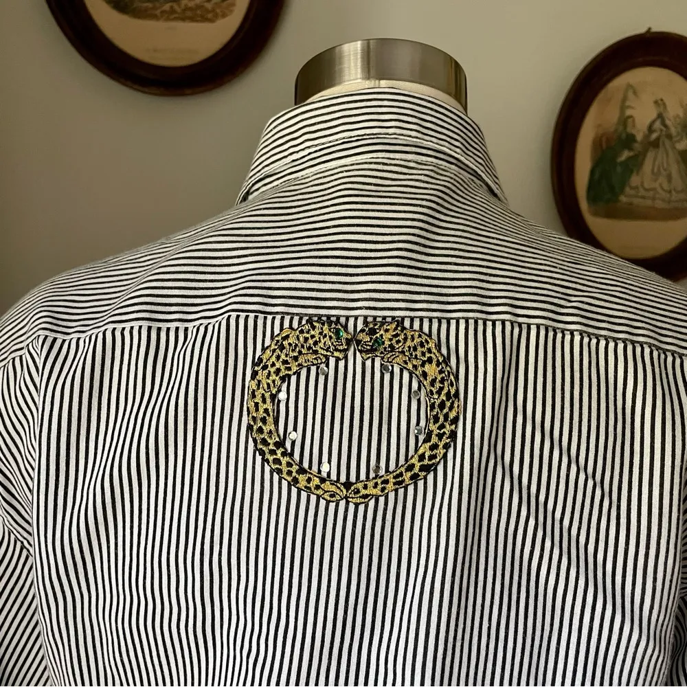 VINTAGE 1980s bedazzled jaguar pinstriped blouse Size L - Image 8