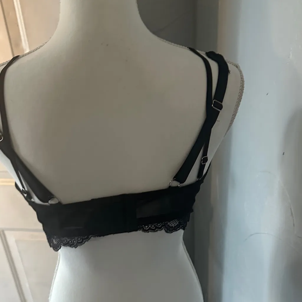 Chic Red and Black Lace Bra Size 1X 2X - Image 3