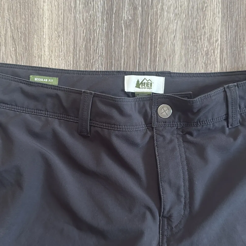 REI CoOp Black Cargo Pants 16 with Durable Fabric Adjustable lightweight - Image 3