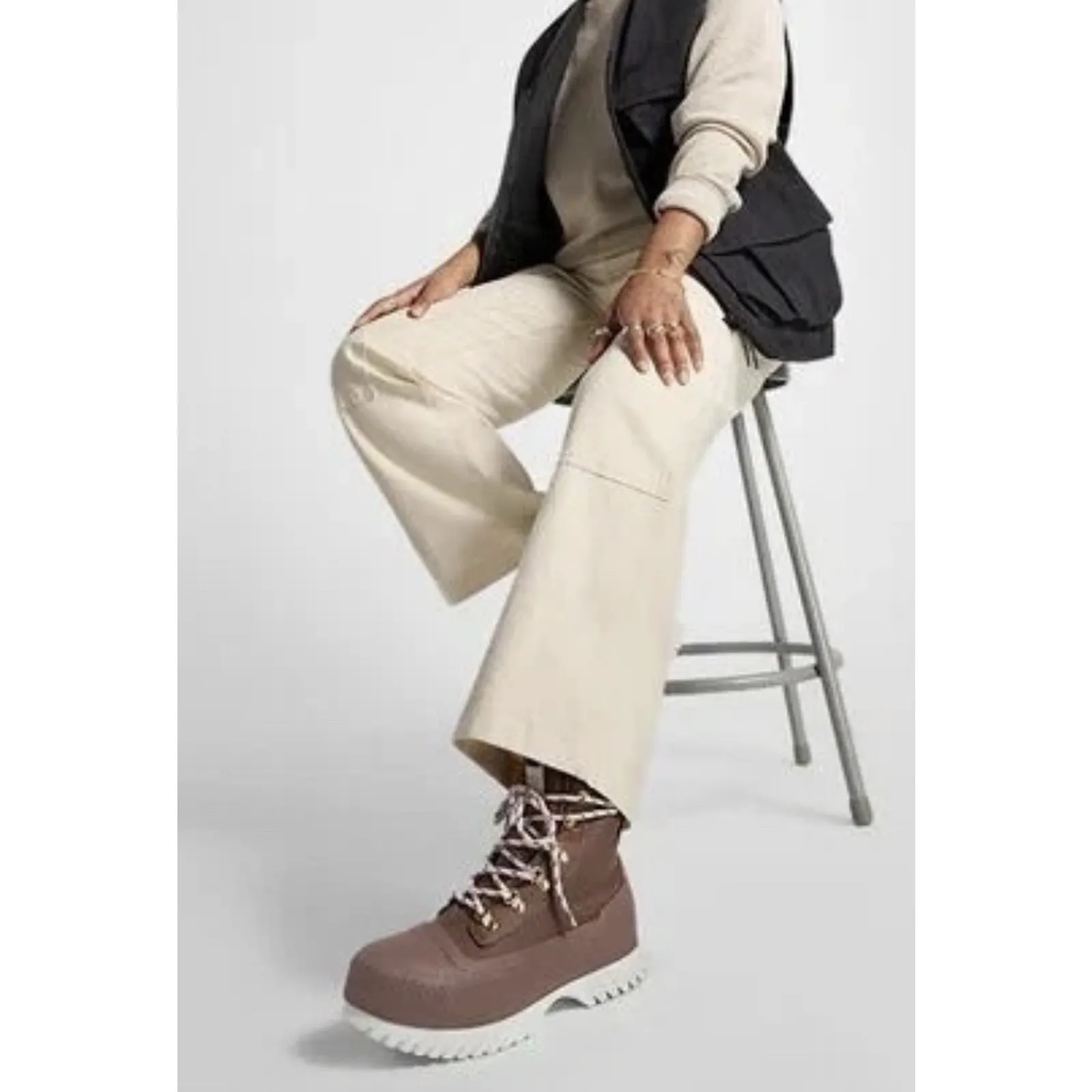 Converse Chuck Taylor All Star Lugged Trek Boot Wmn’s 11 / Men’s9 Brown Leather - Image 3