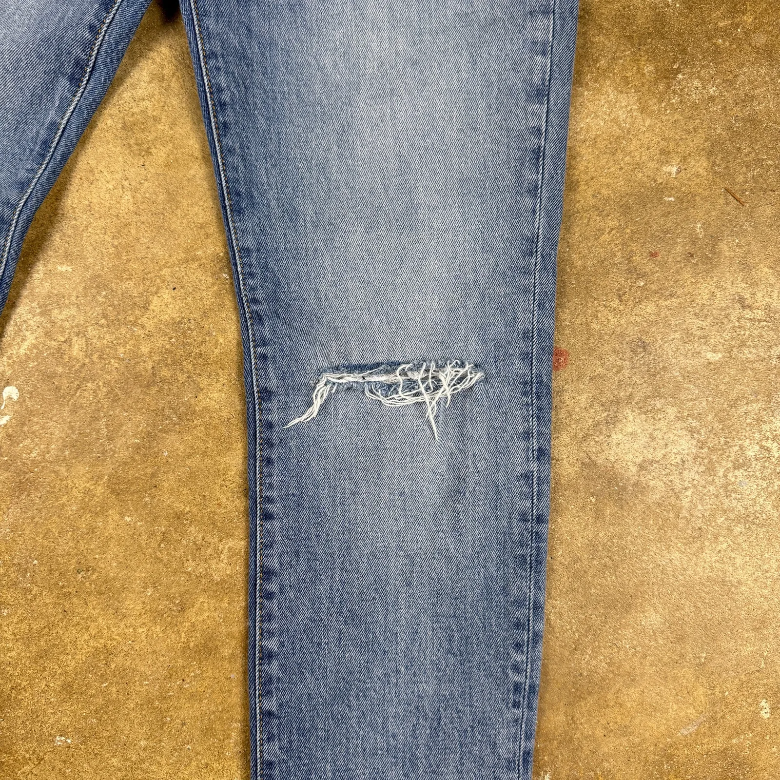 Free People We The Free Distressed Raw Hem Jeans Women’s Size 28 Light‎ Wash - Image 4