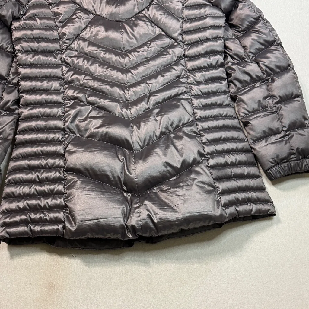 a.n.a Women's Metallic Gray Quilted Puffer Jacket - Image 7
