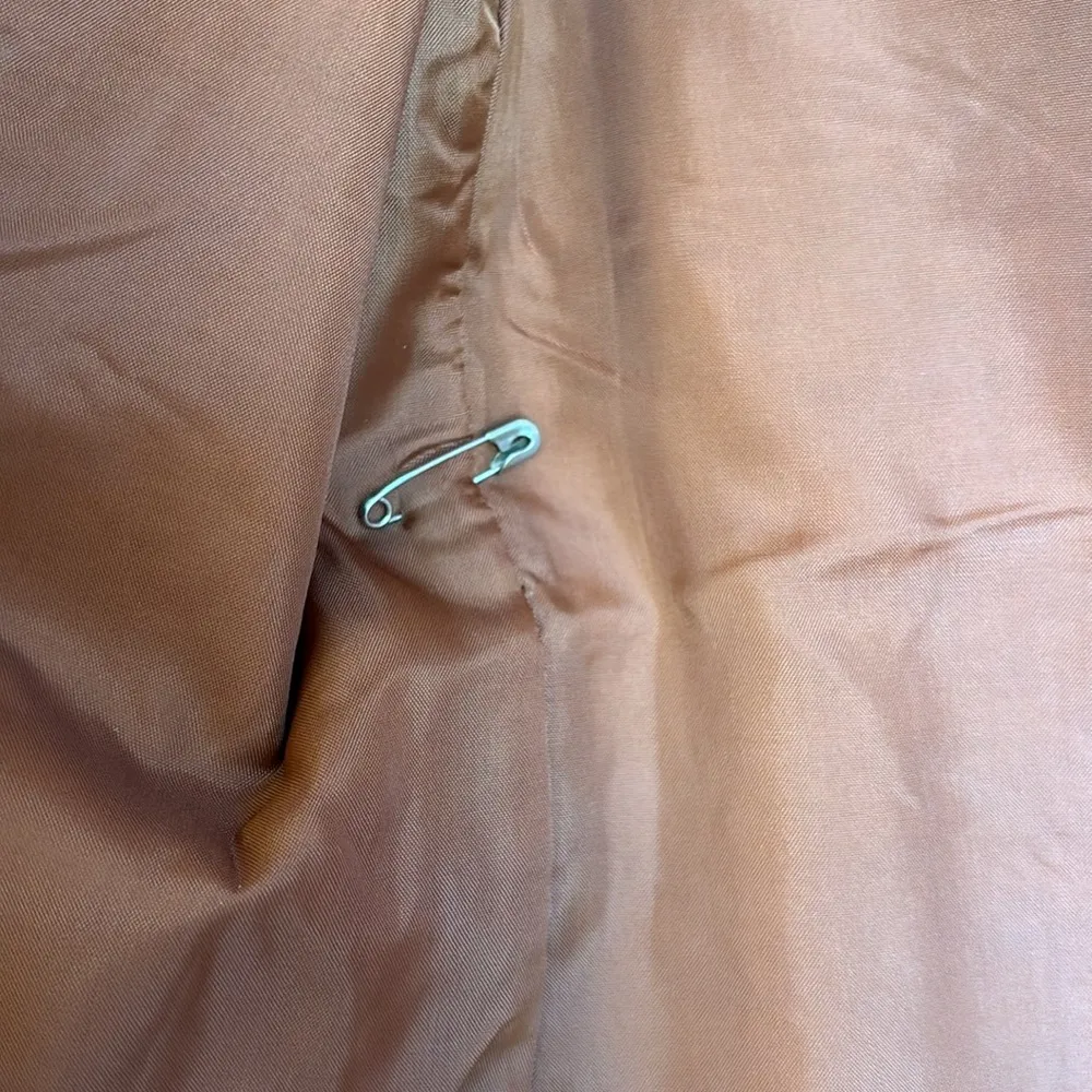 VINTAGE Brown Faux Leather Belted Shirt Jacket Size SMALL MEDIUM Pearl Snap 70s - Image 15