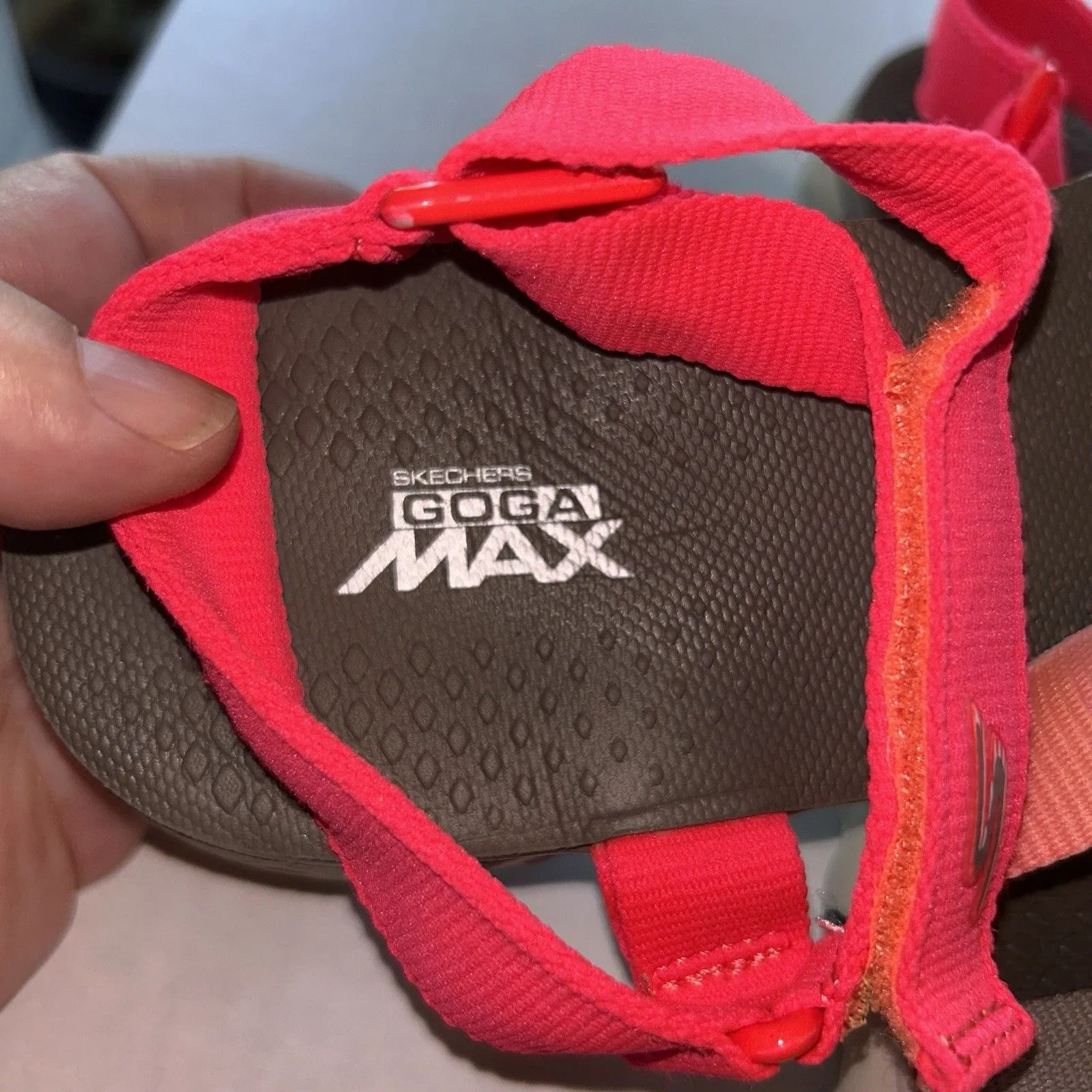 Skechers Goga Max Strappy Sandal Gray Pink Ombré Womens US Size 9‎ Beach Walking - Image 7