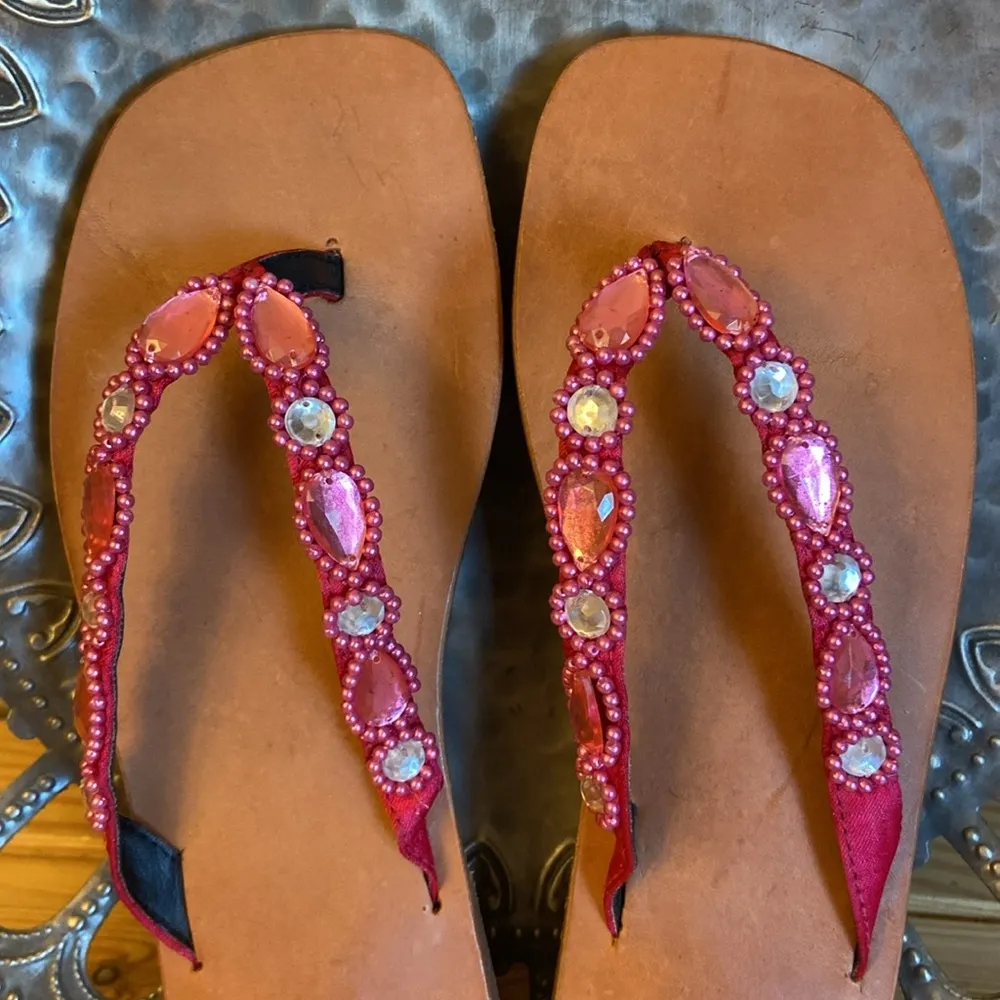 NEW! PINK Beaded Embellished Sequined Flip Flops Sandals Sz 6 - Image 5