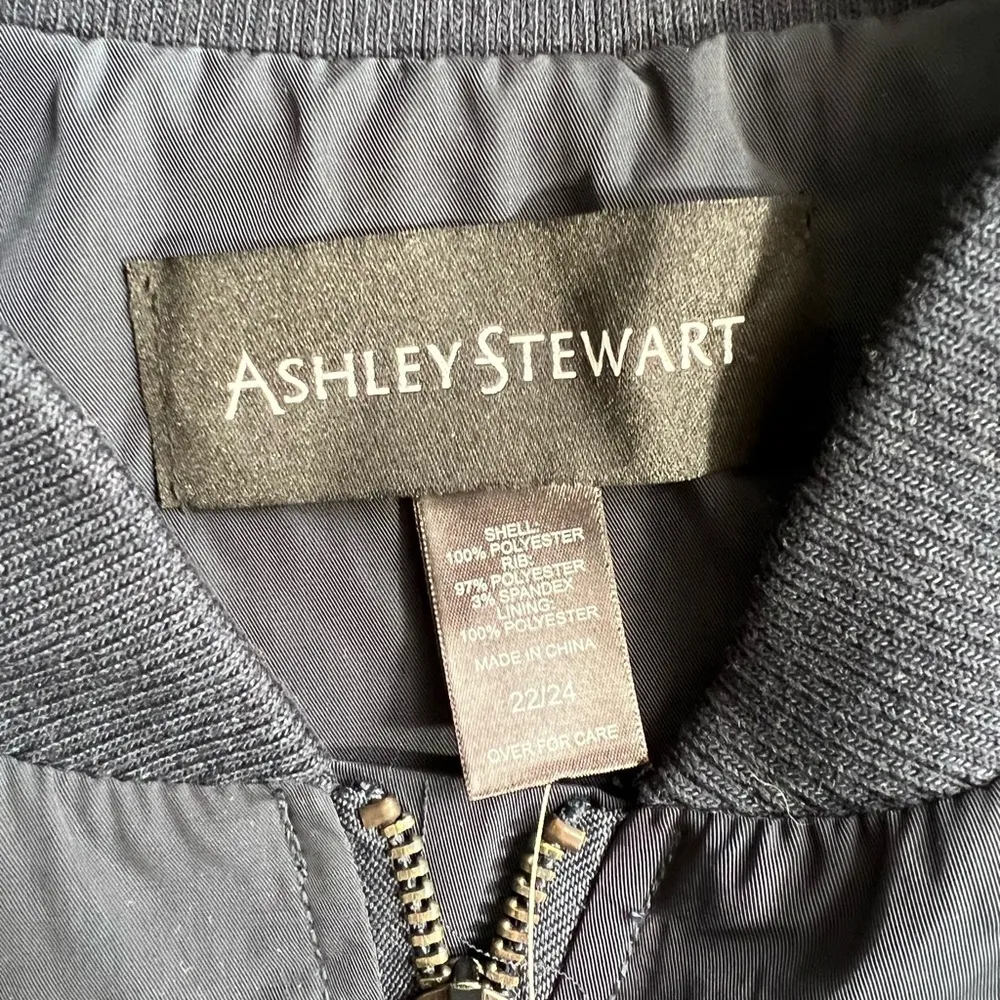 Ashley Stewart Cropped Bomber Style Jacket, Brand New size 22/24 - Navy - Image 3