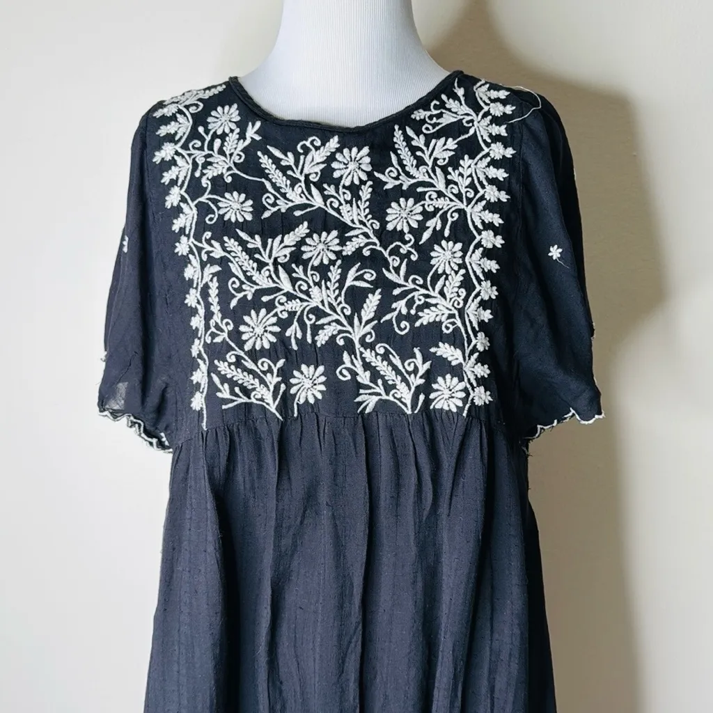 Zara Black and White Floral Embroidered Boho Romper - Image 3