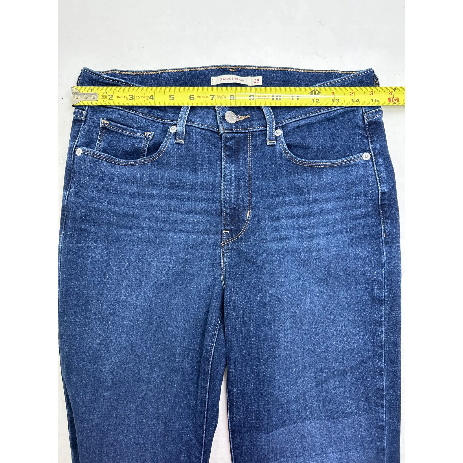 Levi’s Jeans Classic Staight Leg women’s denim jeans in size 28. Dark wash. - Image 7