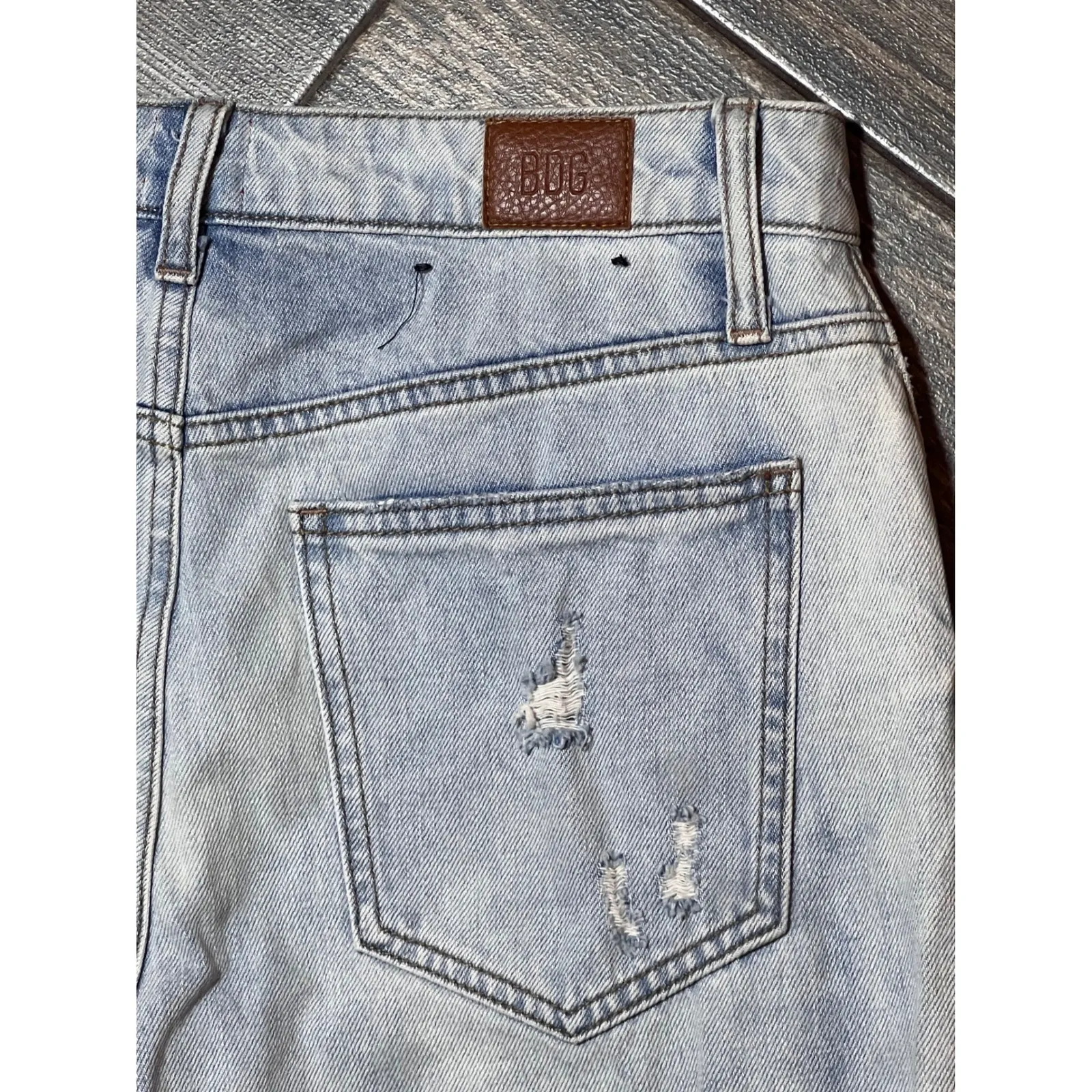 BDG Urban Outfitters High Rise Mom Jeans Light Wash Distressed Size 28 Baggy Y2K Blue - Image 11