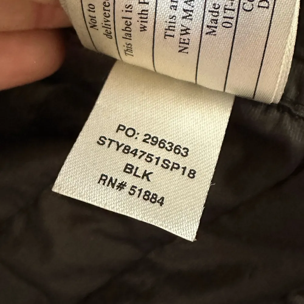 Patagonia W's Down Shirt puffer jacket black size Small style 84751 - Image 8