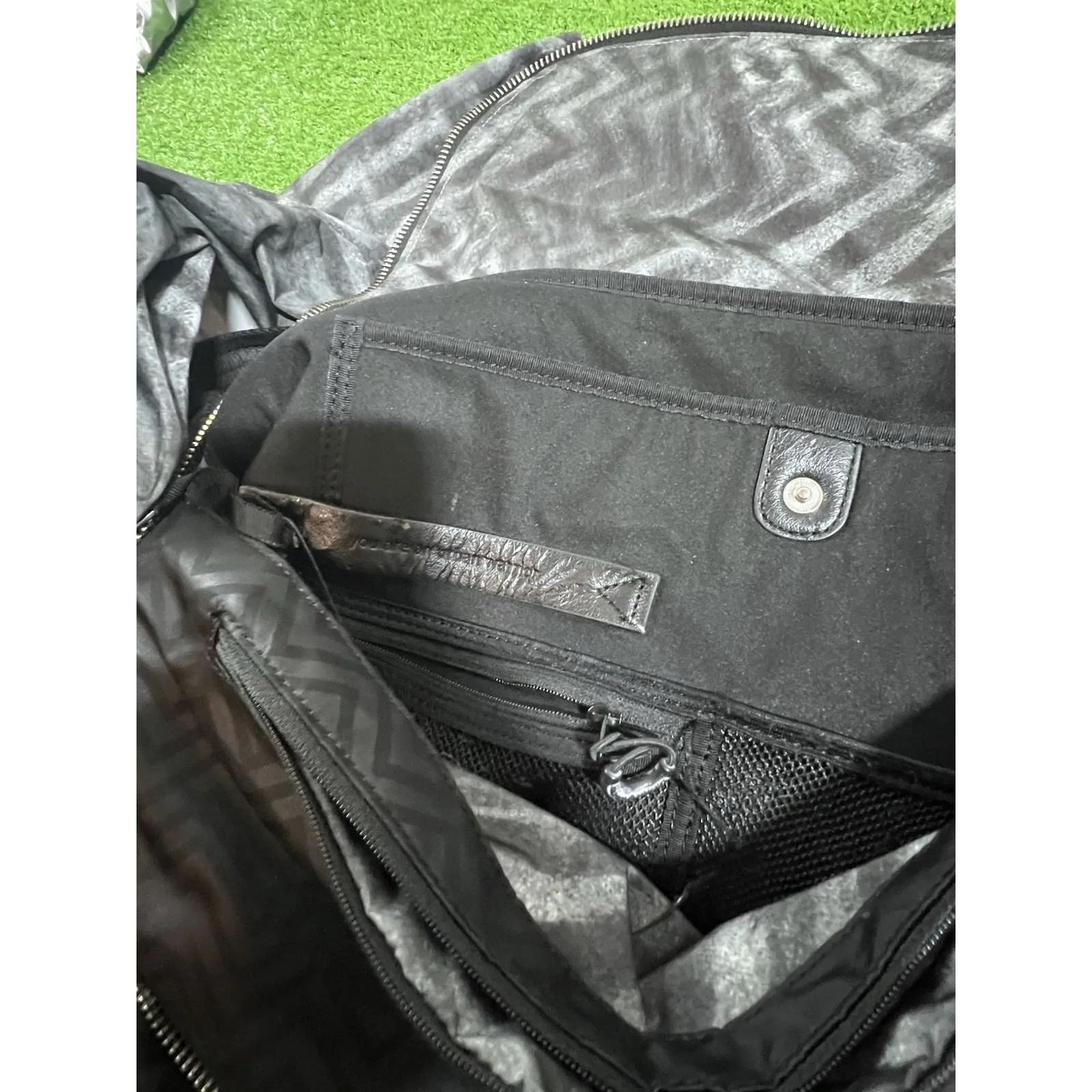 Lululemon Yoga Moto Messenger Bag Black Yoga Bag‎ Laptop Crossbody - Image 15