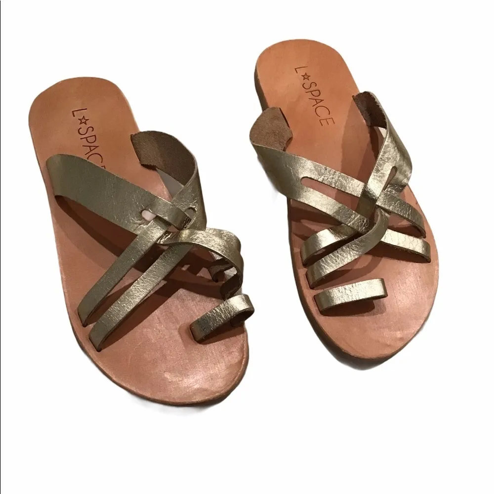 l*space l* Shore Break Gold Leather Sandal, Sz 7 - Image 5