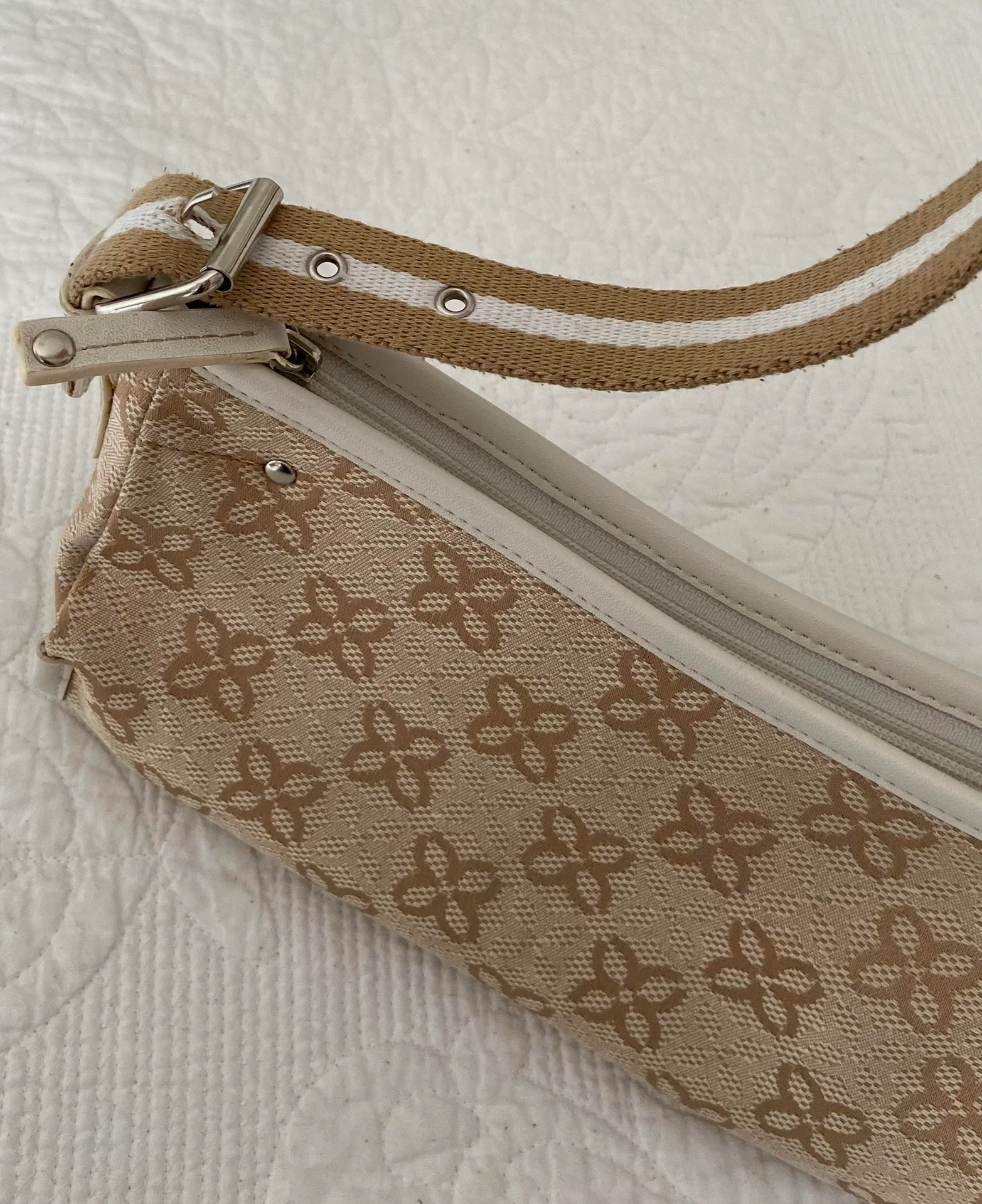 Women’s Shoulder Bag Tan - Image 3