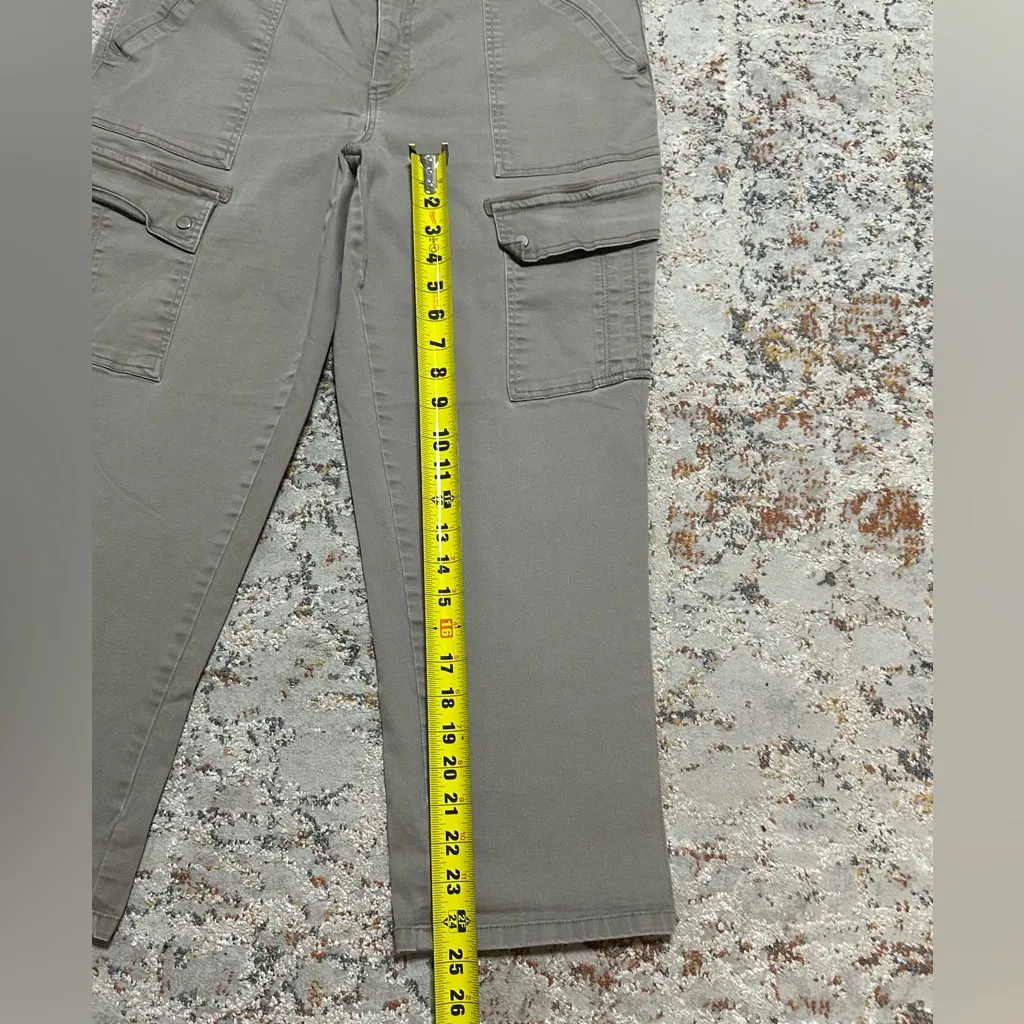 DEMOCRACY cropped cargo khaki pants size 14 stretchy - Image 6