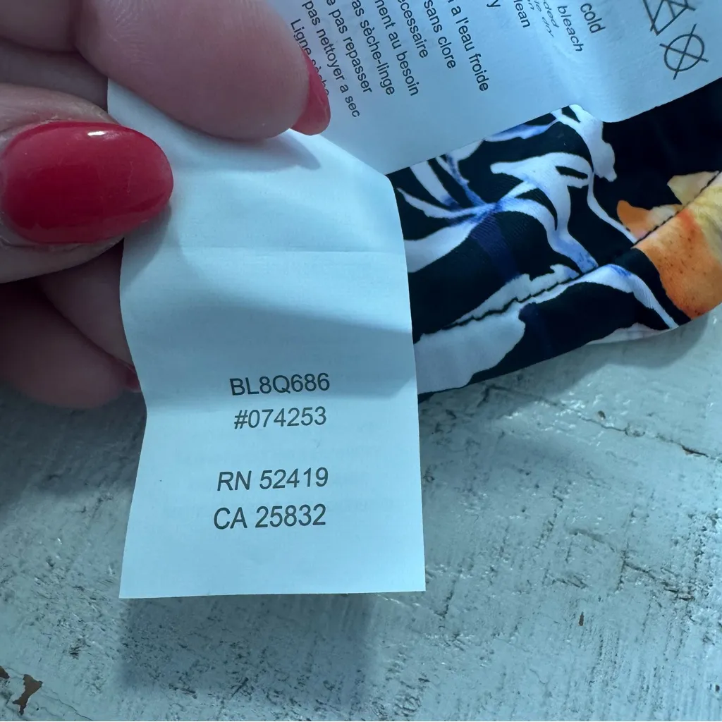 The‎ Bikini Lab Reversible Top NWT size Medium Black Floral Triangle String Top - Image 9