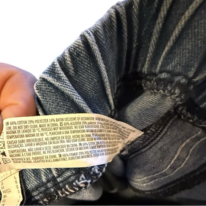 Forever 21 Pull On Jeans - Image 5