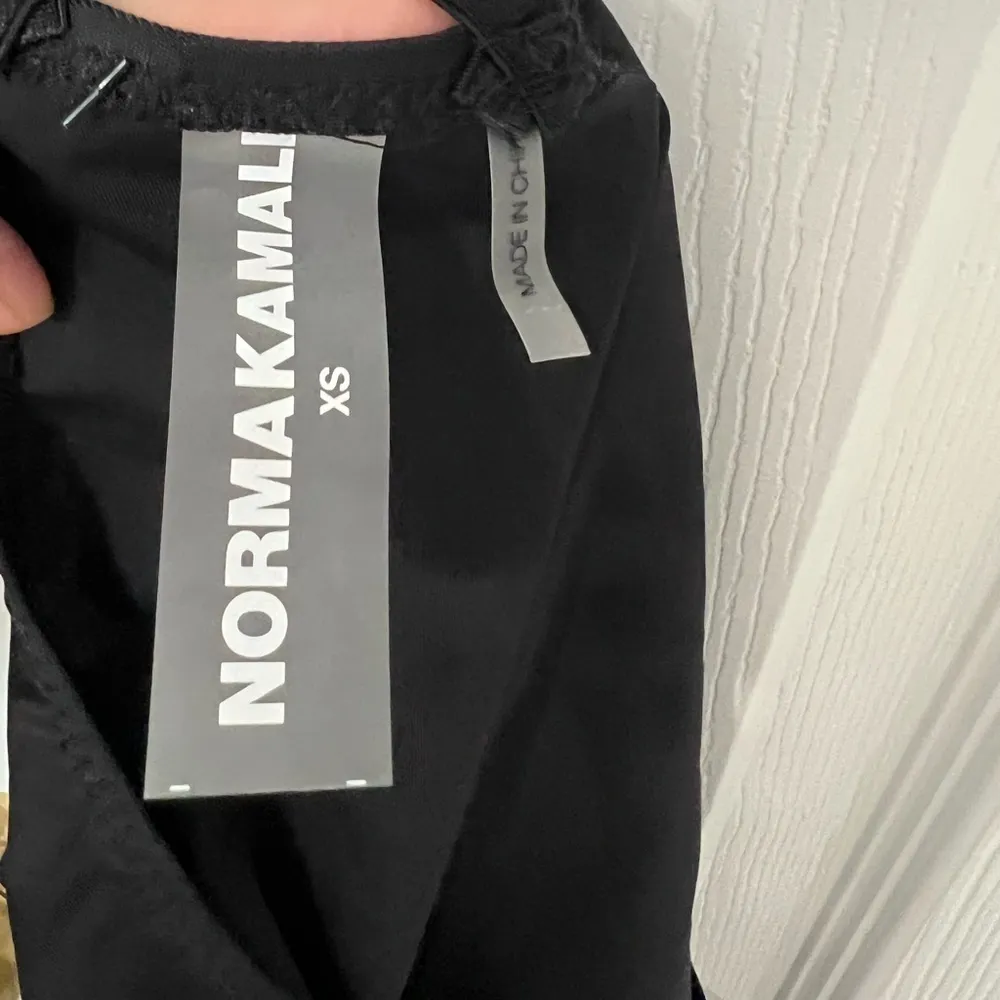 Norma Kamali Mio one-shoulder crossover-strap swimsuit - Image 7