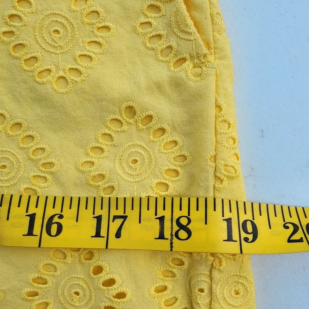 Crown & Ivy Yellow Eyelet Scalloped Edge Cotton Shorts Size 4 - Image 5