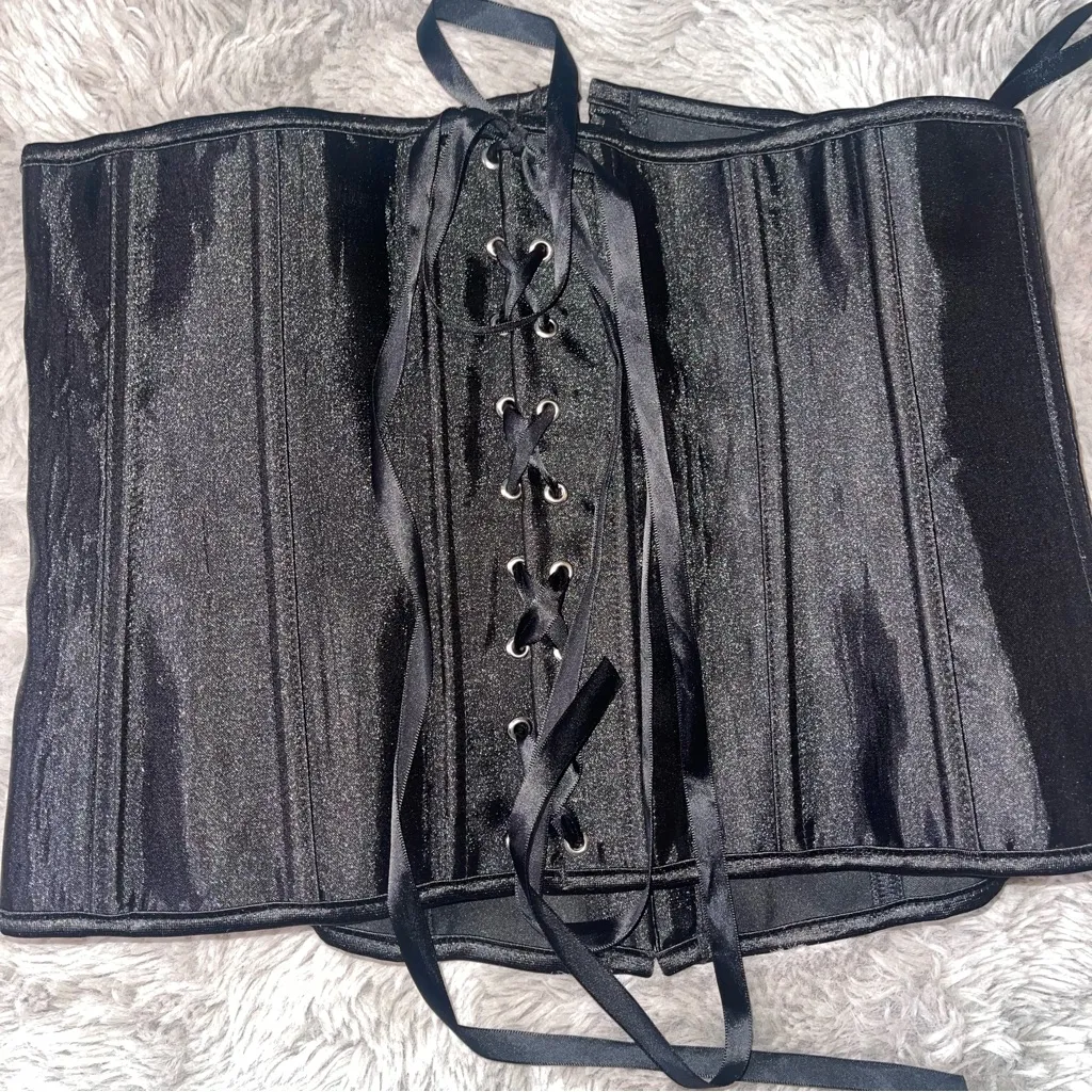 Black Shiny Corset - Image 4