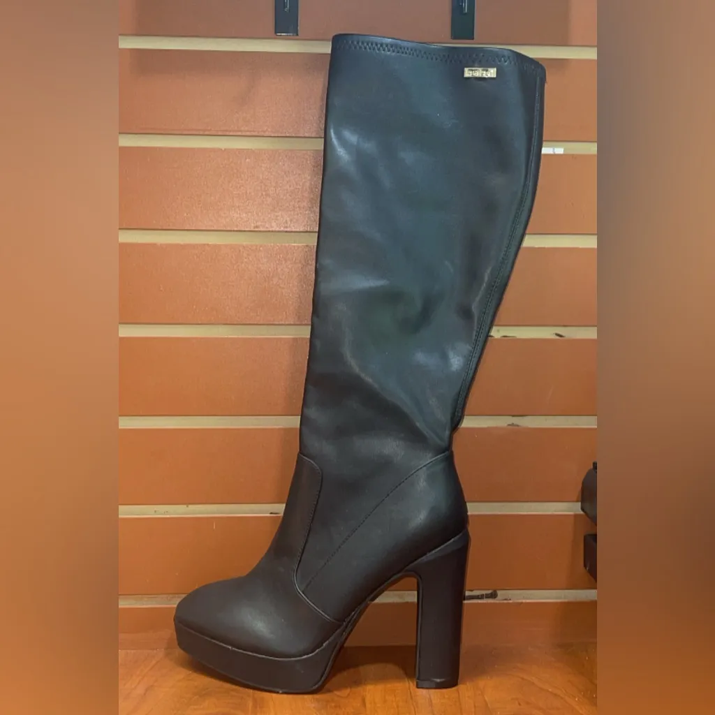 Bebe Black Heeled Boots Sleek Design - Image 4