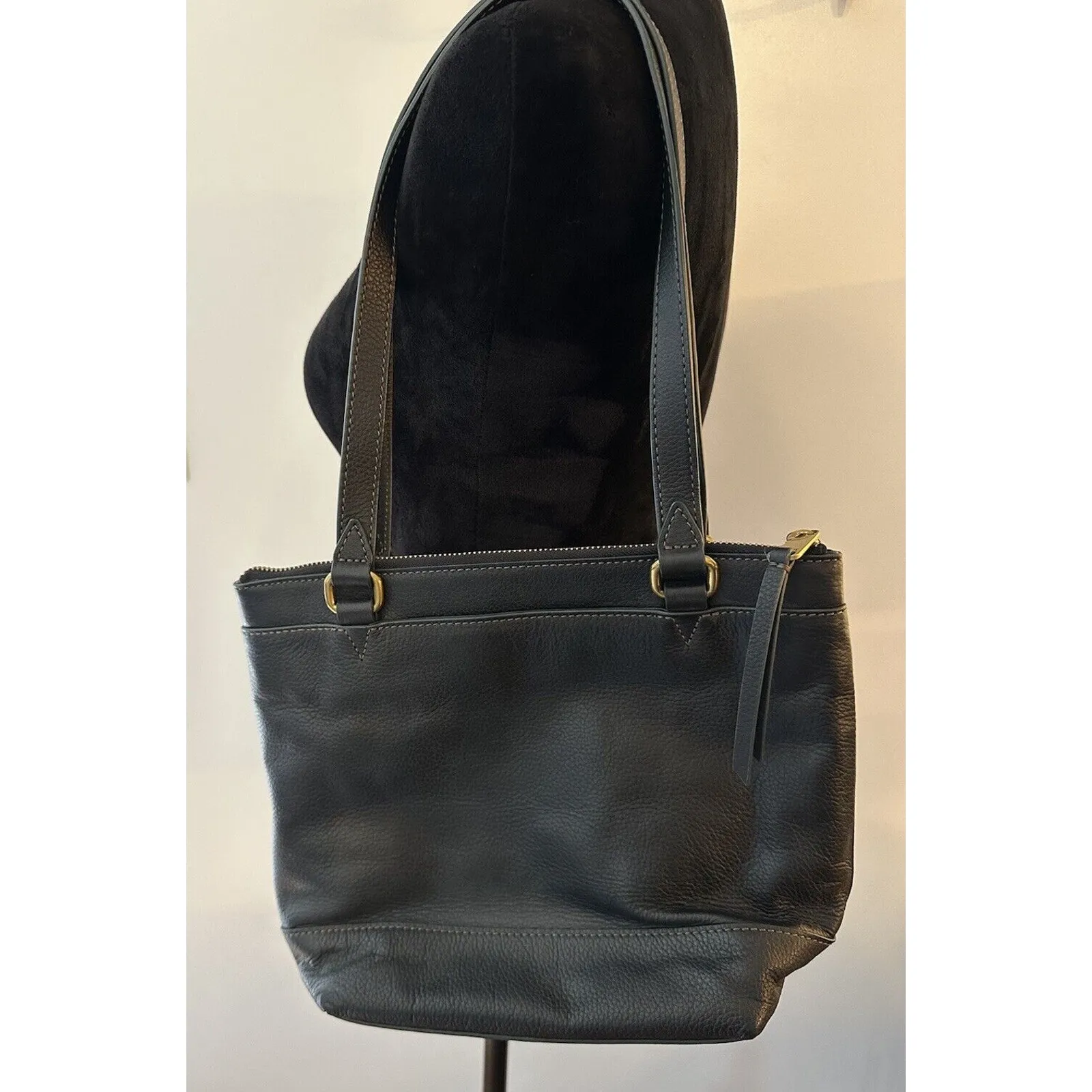 Fossil Purse Vintage Black~ Sparkle Key Hardware Zip Close Pockets Medium Size - Image 2