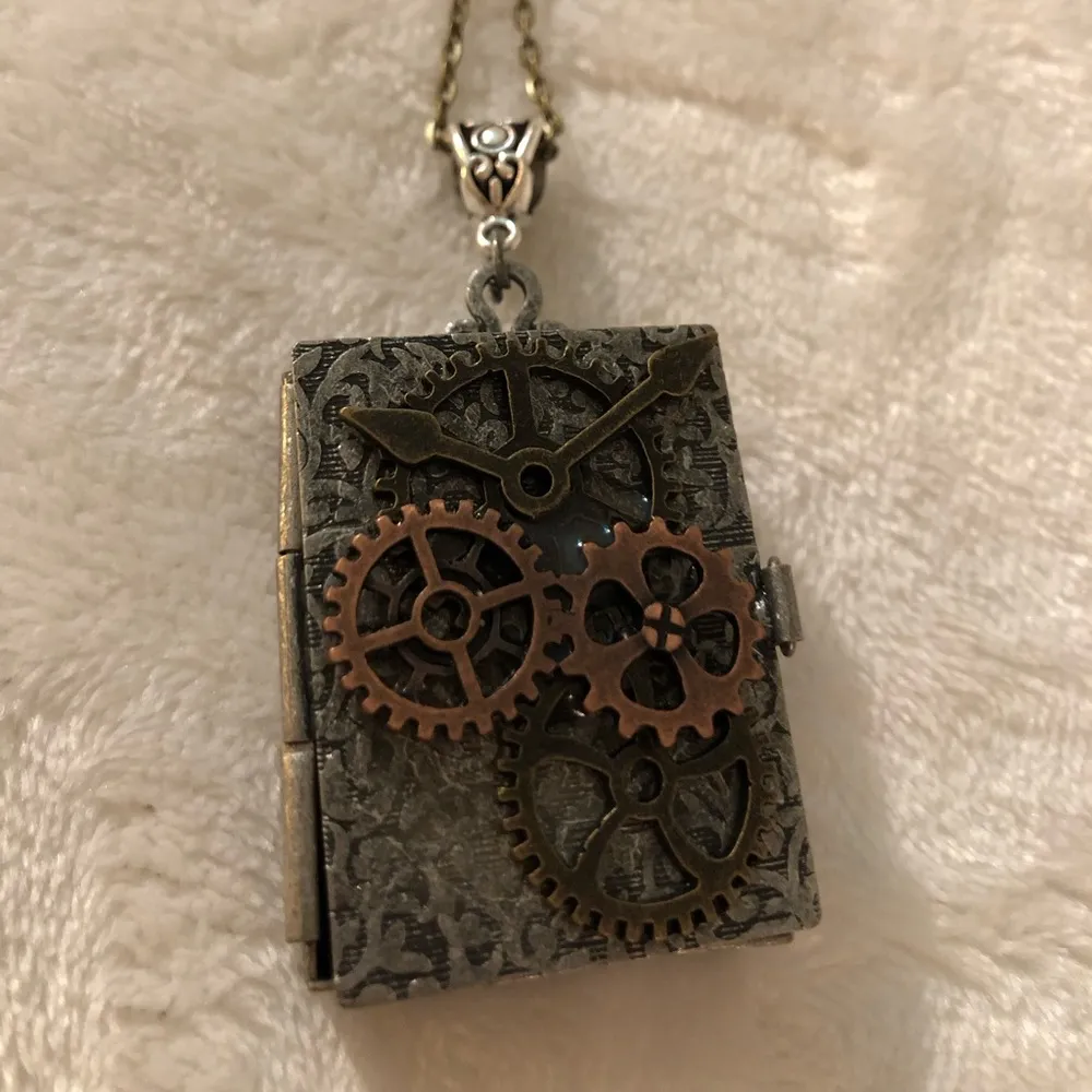 Unique gear metal locker necklace, one of the kind - Image 3