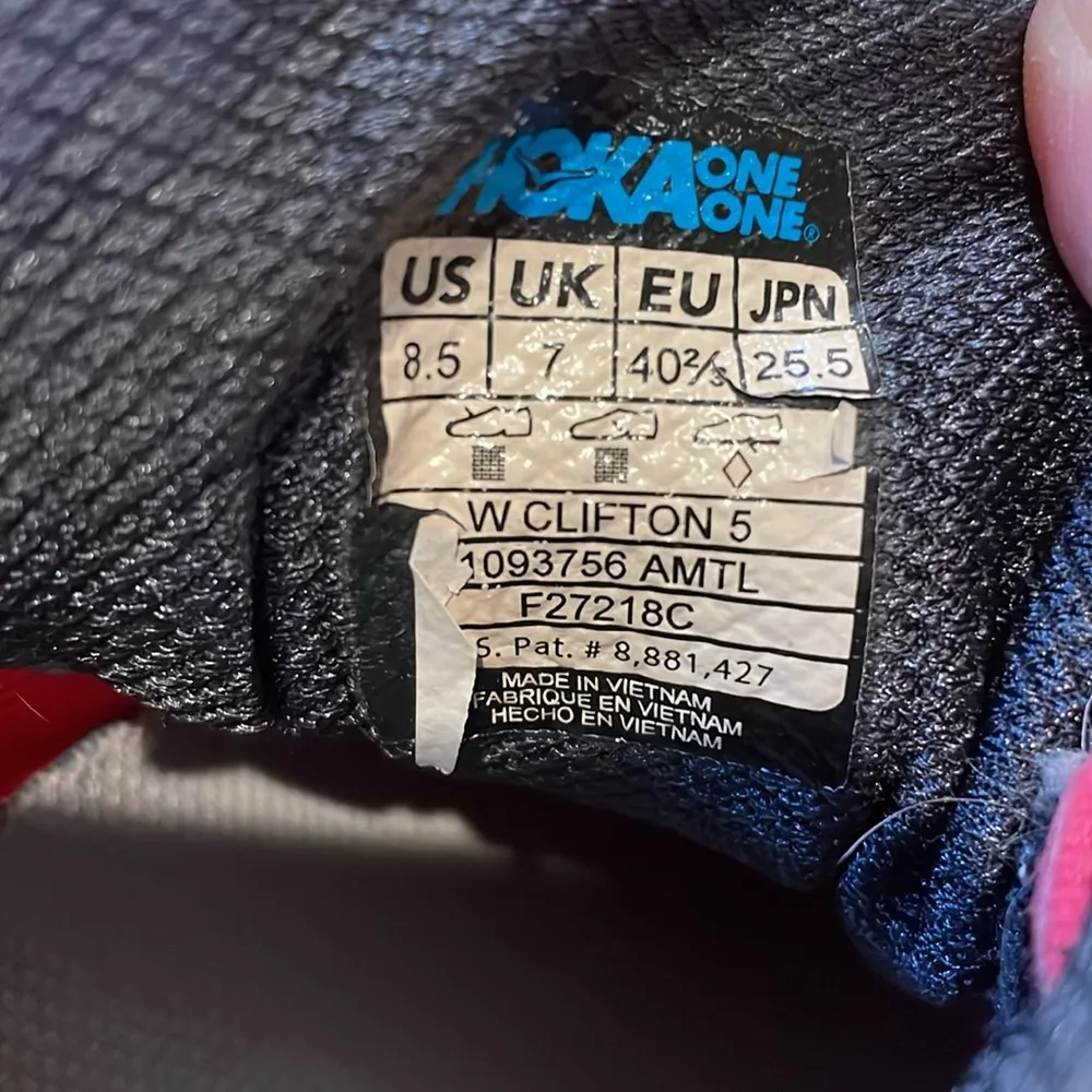 Hoka one one Clifton 5 women’s size 8.5 - Image 6