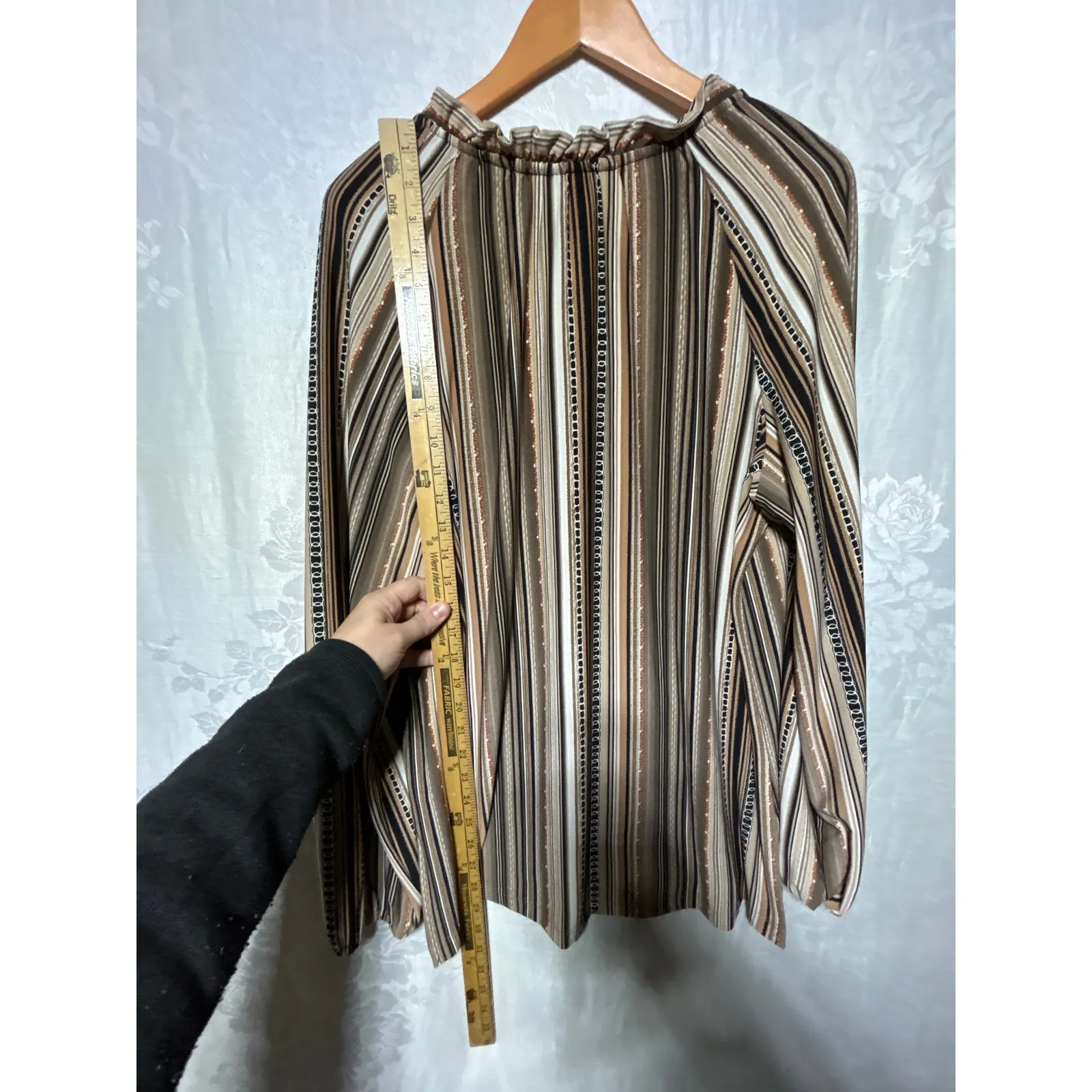 Susan Graver Top XL Brown Vertical Striped Ruffle Collar Tie Liquid Knit - Image 8