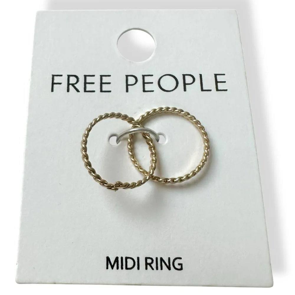 Free People Set Of 2 Twisted Midi Rings in Gold NWT Adjustable Bohemian Summer - Image 5