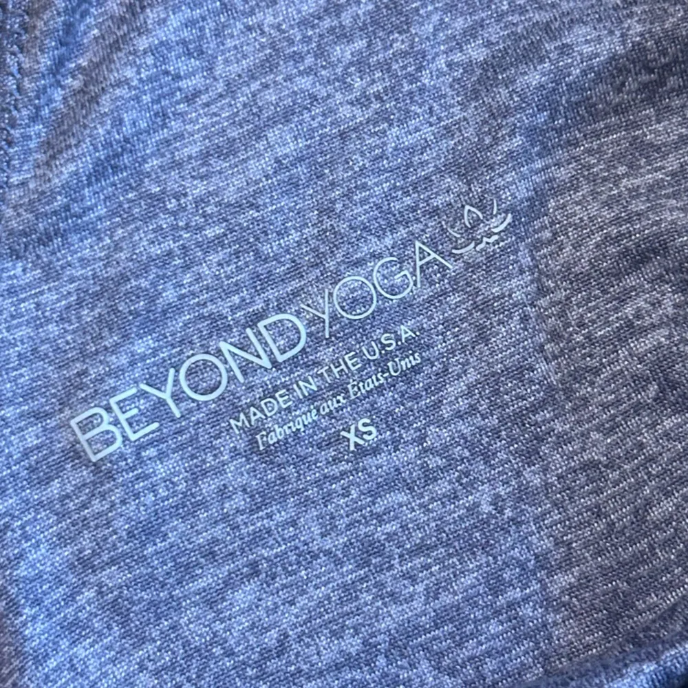 Beyond Yoga Long Sleeve Criss Cross Back Top Size XS - Image 7