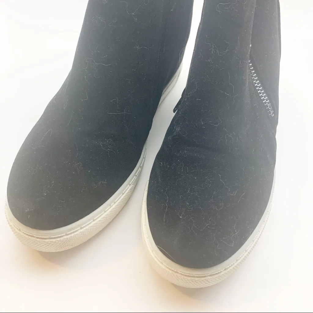 Outwoods Womens Size 10 Black Velvet Zip Sides Sneaker Hidden Wedge‎ - Image 2