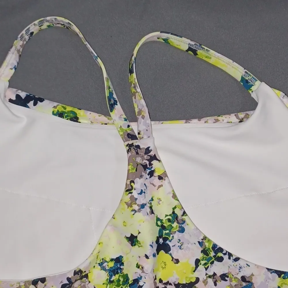 Old Navy workout top - Image 6