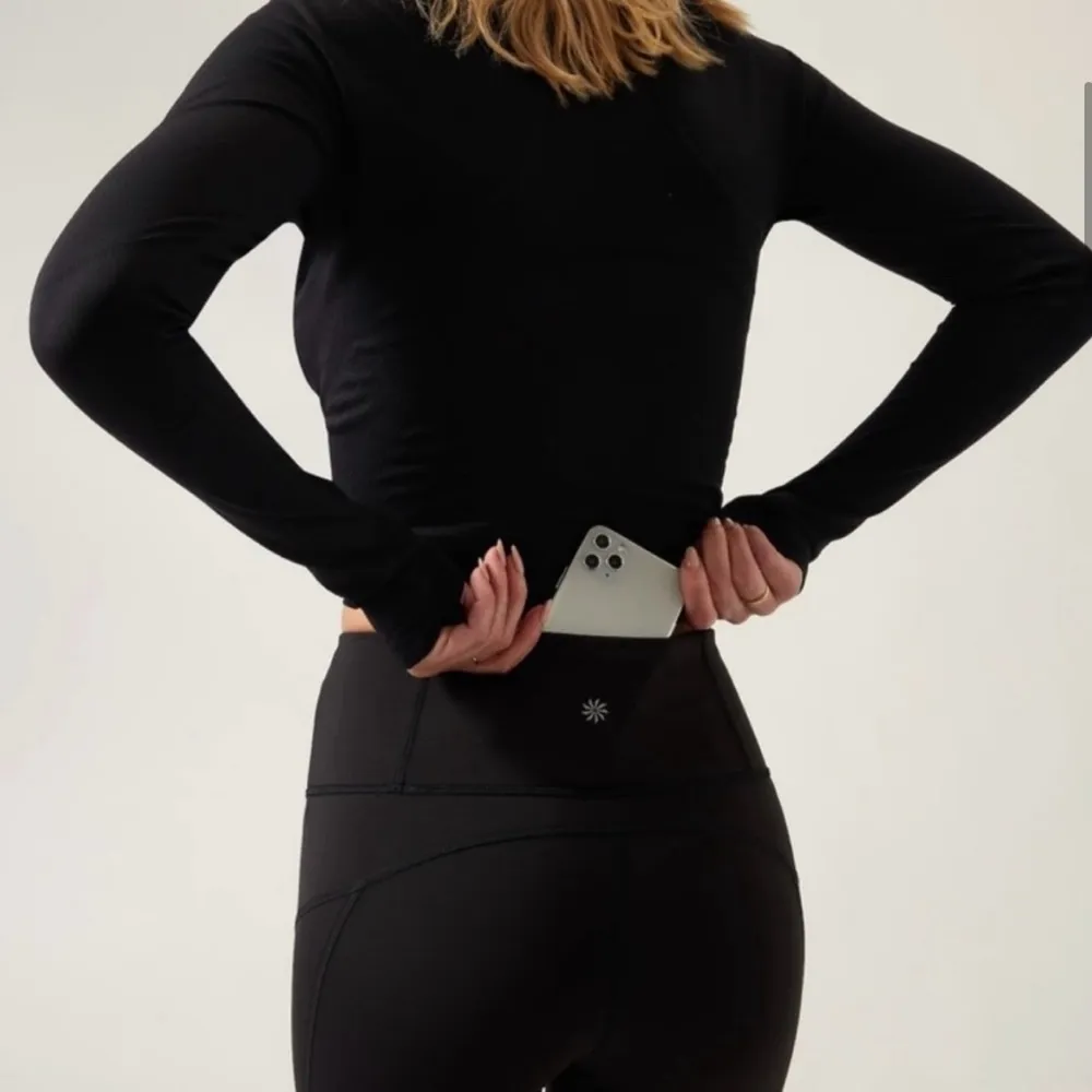 Athleta  Rainer Tight Legging Black size small reflective soft - Image 14