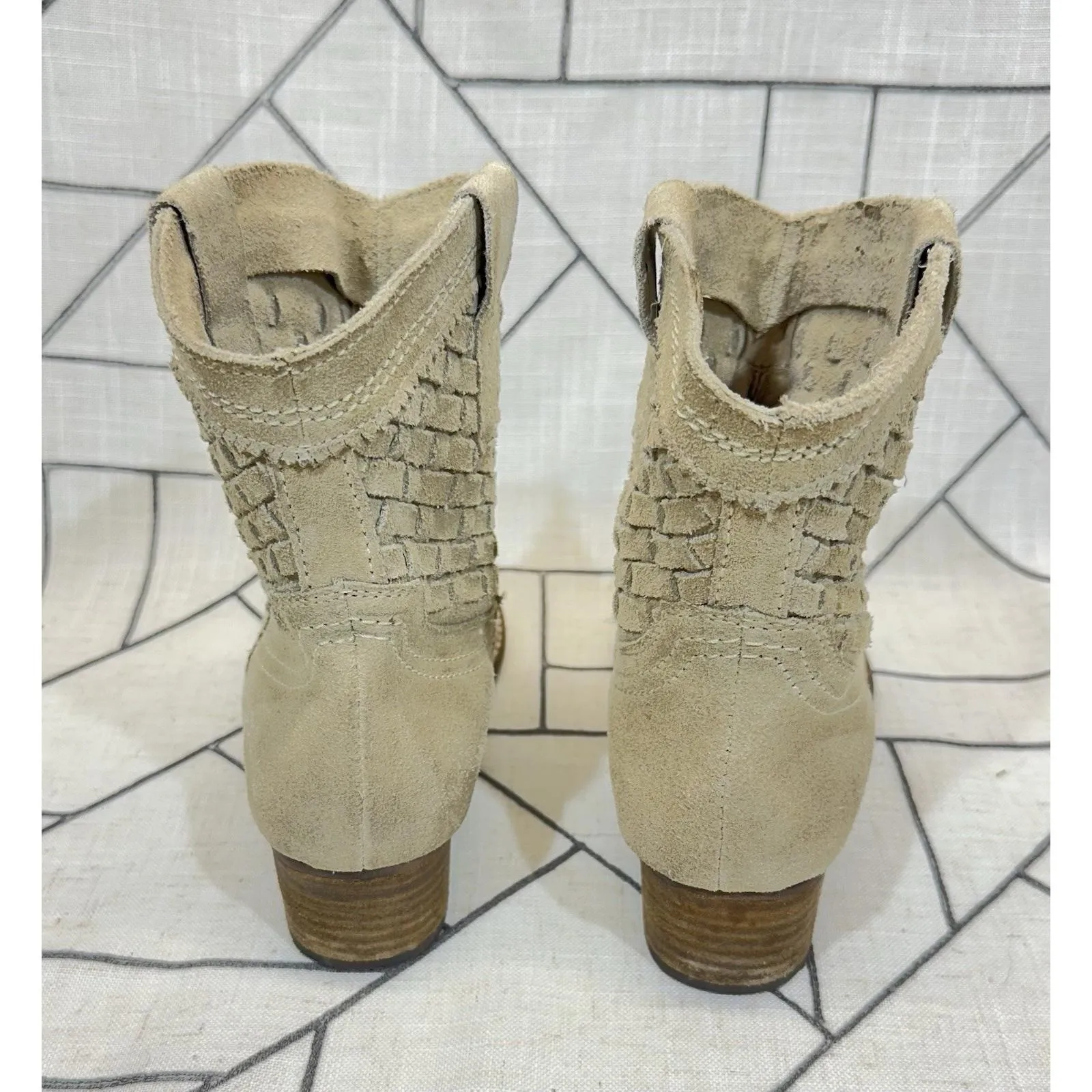 DIBA True Free Pass Fenix Beige Taupe Suede Leather Heel Booties Women Sz 6 Tan - Image 5