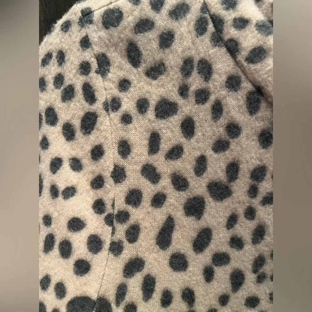 Riah Fashion Fleece Leopard Print Peplum Crewneck Blouse Sz L So Soft! Cute! - Image 3