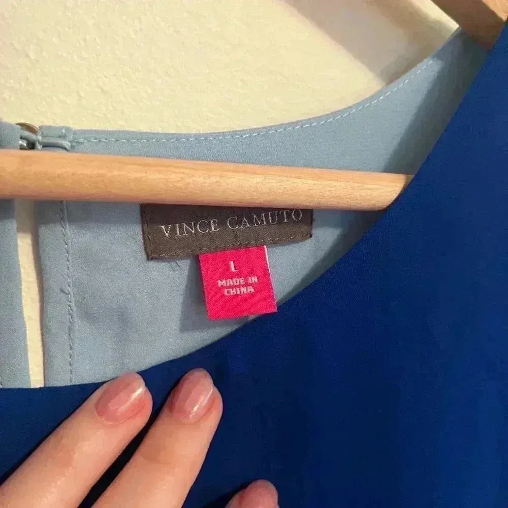 NWT Vince Camuto Sleeveless Colorblock Blouse - Image 4